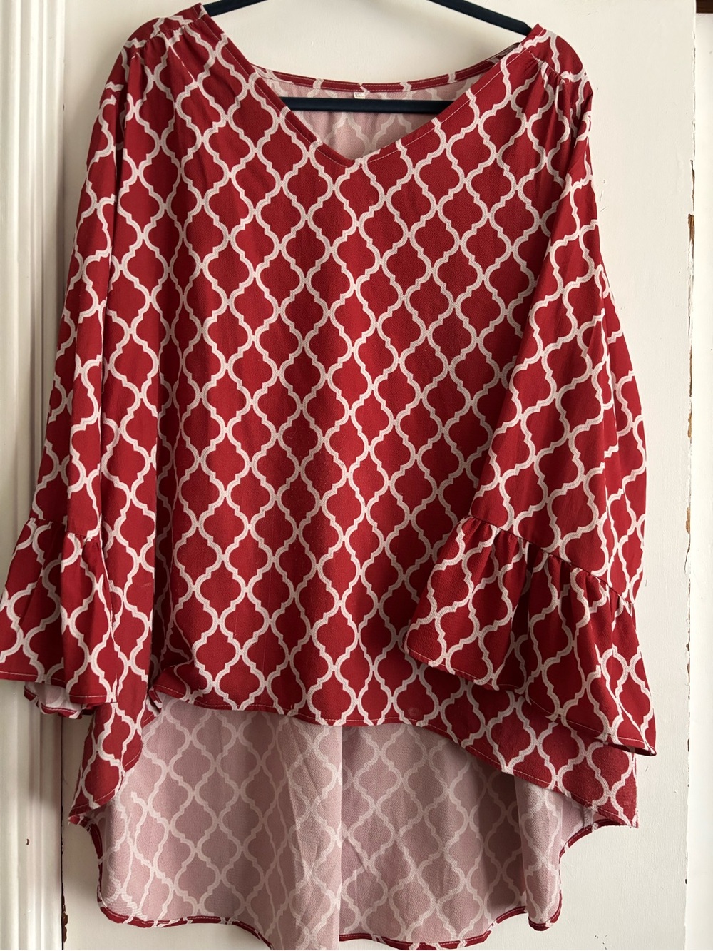 Source Unknown Red and White Geometric High-Low Blouse